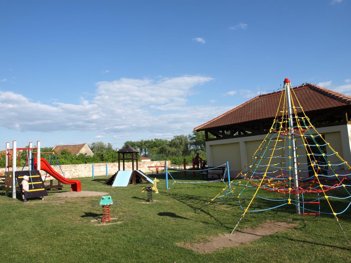 Apartmany Fojtova Studna Sedlec  Zewnętrze zdjęcie